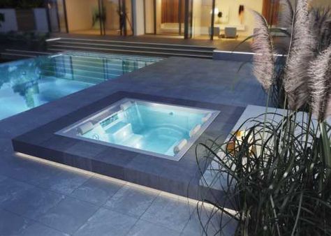 versenkter Outdoor Whirlpool Typ Strato 2.3 Onsen Bathroom, Whirpool Outdoor, Outdoor Whirlpool, Outdoor Jacuzzi, Home Spa Room, Japanese Onsen, Hot Tub Deck, Luxury Swimming Pools, Hot Tub Backyard