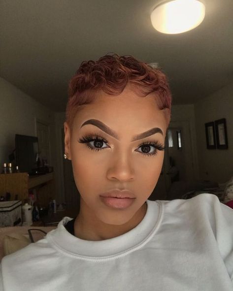 Check out these great short hairstyles that prove naturally curly hair looks great at any length. Black Women Haircuts, Finger Waves Short Hair, Short Natural Haircuts, Women Haircuts, Short Red Hair, Natural Hair Cuts, Natural Hair Short Cuts, Short Hair Black, Haircut Types