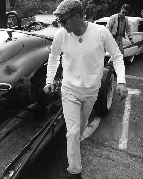 Actor Steve Mcqueen, Steve Mcqueen Style, Porsche 930 Turbo, Old School Fashion, Steve Mc, Porsche 930, Hollywood Men, Paul Newman, Mens Outfit Inspiration