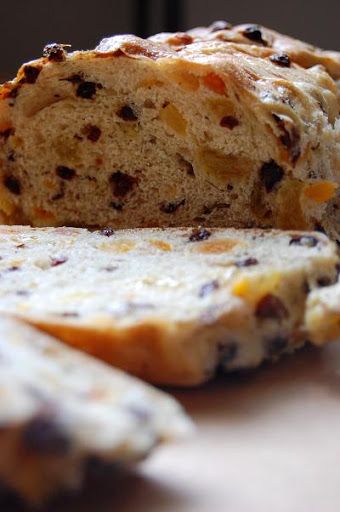 Dried Fruit Bread Apricot Loaf, Fruit Sponge Cake, Fruit Bread Recipes, Dried Fruit Recipe, A Loaf Of Bread, Dried Fruit Mix, Artisan Bread Recipes, Fruit Bread, Loaf Of Bread