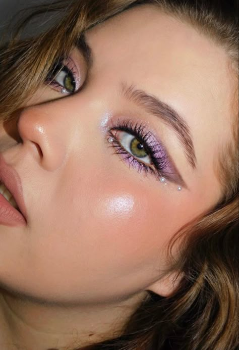 Maquillage On Fleek, Eye Makeup Looks, Beauty Boost, Rave Makeup, Power Of Makeup, Eye Makeup Pictures, Purple Makeup, Eye Makeup Designs, Edgy Makeup