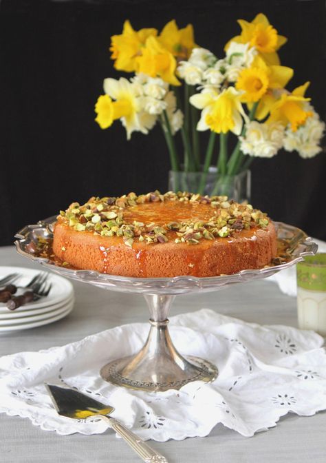 Orange Semolina Cake, Pistachio Cake Recipe, Making A Cake, Lebanese Desserts, Syrian Food, Semolina Cake, Orange Syrup, Armenian Recipes, Pistachio Cake