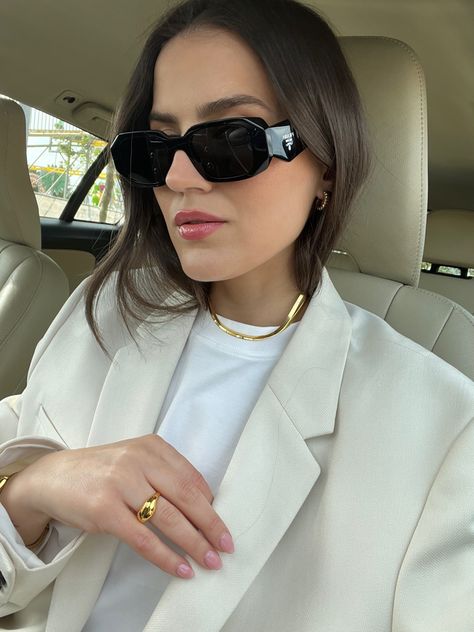 Prada Sunglasses Outfit, Prada Glasses Sunglasses, Prada Pr 17ws, Fall Nail Art Ideas, Funny Situations, Prada Glasses, Chic Nail Art, Glasses Trends, Sunglasses Outfit