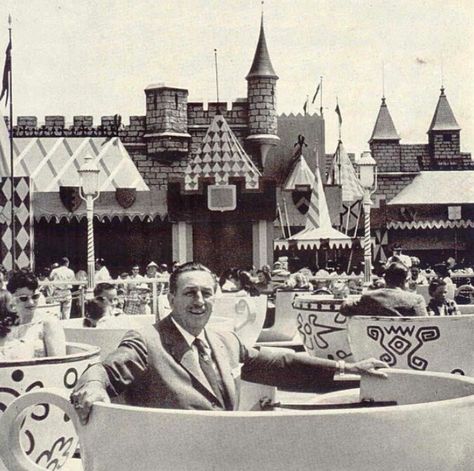 Disneyland♡ and Walt Disney. Disneyland Opening Day, Walt Disney Quotes, Walter Elias Disney, Wonderful World Of Disney, Disney Facts, Disney Vintage, Vintage Disneyland, I Love Disney, Walt Disney Studios