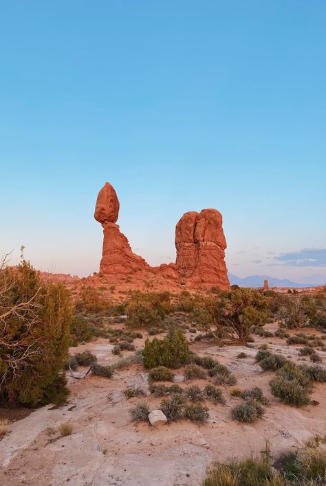 #summer #arches #desert #moab #utah #sunset #sunrise #hiking #hike #nature Moab Utah Aesthetic, Moab Aesthetic, Utah Moab, Utah Sunset, Desert Party, Landscape Desert, Park Project, Purple Sage, Design Moodboard