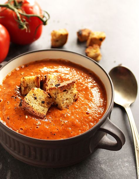 Healing Roasted Tomato and Red Pepper Soup - Robust Recipes Tomato And Red Pepper Soup, Red Pepper And Tomato Soup, Vegetarian Entree, Red Pepper Soup, Fall Vegan Recipes, Savory Treats, Pepper Soup, Veggie Meals, Dog Cafe