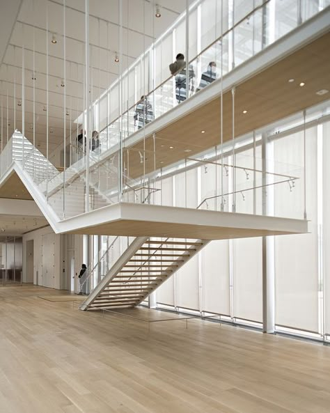 Piano Stairs, Renzo Piano Architecture, Steel Stairs, Stairs Architecture, Stair Handrail, Renzo Piano, Interior Stairs, Art Institute Of Chicago, Architectural Inspiration