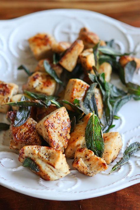 5 Minute Brown Butter Chicken and Crispy Sage by kevinandamanda: It's amazing how a modest amount of butter can work magic. Pair this with roasted veggies or serve it up as quesadillas. #Chicken #Brown_Butter #Sage Brown Butter Chicken, Ayam Mentega, Fried Sage, Minute Chicken, Sage Recipes, Chicken Meals, Breast Recipe, Winner Winner, Favorite Side Dish