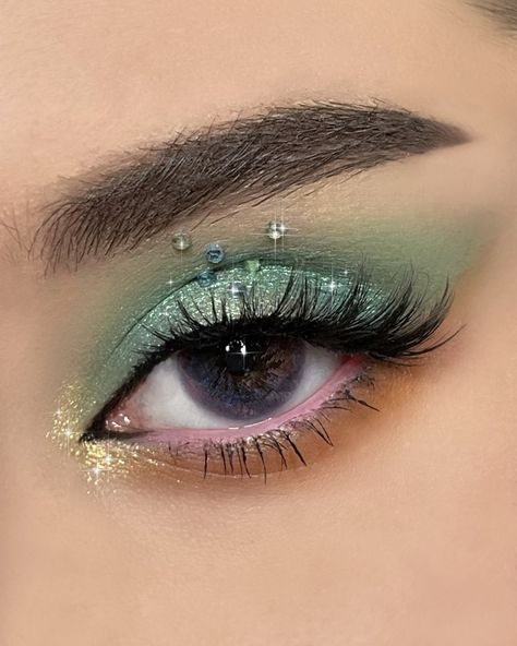 Makeup Looks Cottagecore, Elvish Makeup Simple, Elven Princess Makeup, Makeup Ideas Cottagecore, Fairy Inspired Makeup Eyes, Midsummer Nights Dream Makeup Fairies, Earth Fairy Makeup Looks, Fairy Elf Makeup Ideas, Forest Makeup Looks