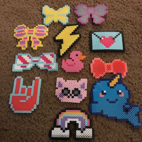 Lot Of Perler Bead Perler Wall, Easy Perler Bead Patterns, Easy Perler Beads Ideas, Diy Perler Bead Crafts, Fun Crafts To Do, Melty Beads, Diy Perler Beads, Pixel Art Design, Pixel Pattern