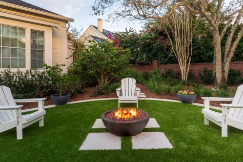 Fire Pit Grass Area, Artificial Turf Around Fire Pit, Turf Fire Pit Area, Fire Pit On Turf, Fire Pit In Grass Area, Fire Pit On Grass Backyard Ideas, Grass Fire Pit Area, Backyard Grass Seating Area, Fire Pit Aesthetic