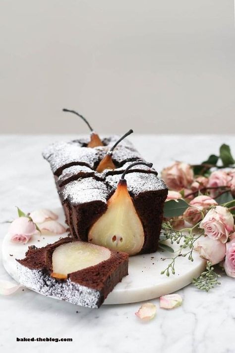 Pear Loaf Cake, Pear Chocolate, Pear Dessert Recipes, Chocolate Loaf, Chocolate Loaf Cake, Pear Dessert, Dessert Design, Pear Cake, Vegan Chocolate Cake