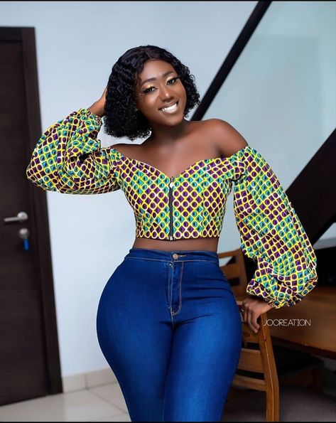 Wrapping Top, Tops With Jeans, Ankara Top Styles, Ankara Dress Designs, African Print Tops, African Fashion Skirts, Corset Tops, African Fashion Ankara, African Fashion Women Clothing