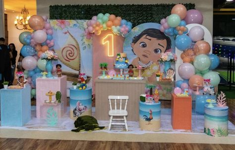 Disney Moana Birthday Party, Moana Birthday Decorations, Moana Birthday Party Theme, Moana Theme Birthday, Festa Moana Baby, 1st Birthday Celebration, Moana Theme, Moana Themed Party, Baby Birthday Decorations