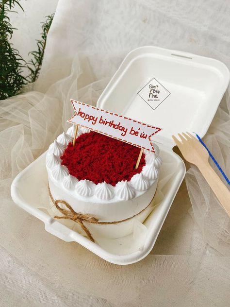 Red Velvet Bento Cake, Red Bento Cake, Simple Anniversary Cakes, Valentine's Cakes, Bd Cake, Cake For Boyfriend, Cupcake Decorating Tips, Mini Cakes Birthday, Bento Cake