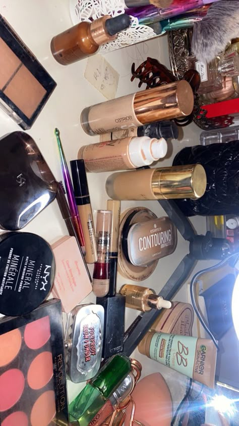 Makeup Beauty Room, Makeup Collection Goals, Essence Makeup, Chic Makeup, Makeup Is Life, Beauty Natural Products, Shower Skin Care, Makeup Needs, Makeup Obsession