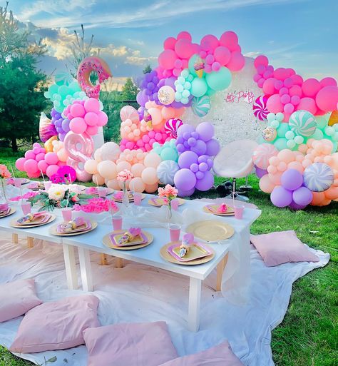 We can’t get enough of this Candyland Theme…..🍭🍬🧁💗 . . . . Event Design & Planning: @feteicons Balloons: @feteicons Table Decor:… | Instagram Candyland Table Decorations, Sweet 16 Candy, Glam Disco, Candy Land Party, Candyland Theme, Candy Land Birthday Party, Balloons Decor, Pinterest Contest, Slime Party