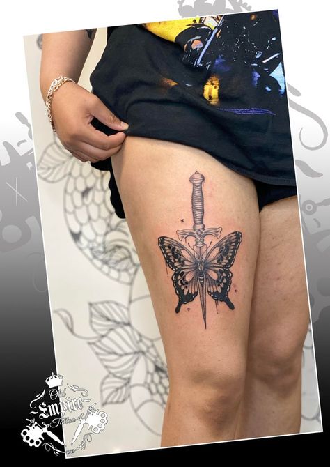 Daggar Tattoo, Butterfly Knife Tattoo, Black And Grey Butterfly, Front Thigh Tattoos, Butterfly Tattoo Stencil, Best Neck Tattoos, Earthy Tattoos, Grey Butterfly, Crazy Tattoos