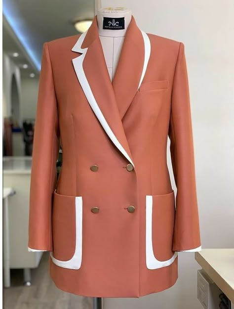 Topcoat Women's, Womens Dress Coats, 2024 Year, Iranian Women Fashion, Woman Suit Fashion, Korean Fashion Dress, Blazer Designs, Fashion Revolution, Fashionista Clothes