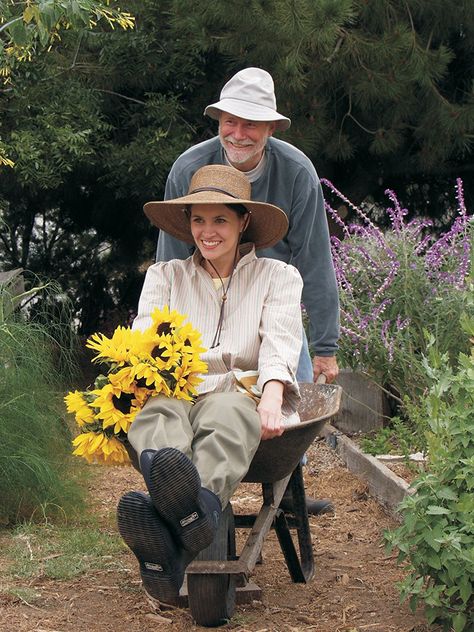 Brim Hats For Women, Female Farmer, Gardening Hat, Summer Hats For Women, Witch Fashion, Gardening Outfit, Outdoor Hats, Quality Hats, Wide Brimmed Hats