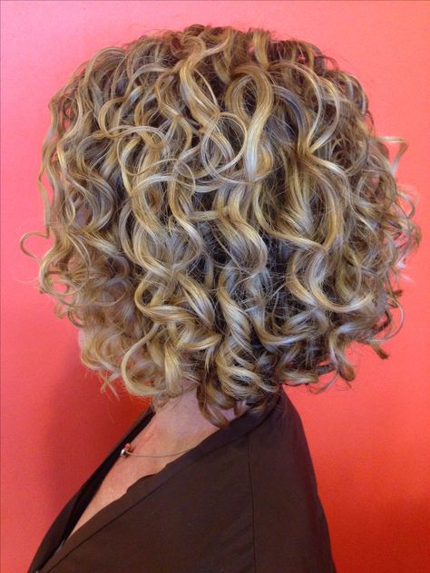 Robin Sjoblom for Southern Curl Atlanta. #Southerncurlatl  #devacut #curlyhairatlanta Permed Bob Hairstyles, Spiral Perm Short Hair, Kręcony Bob, Curly Perm, Spiral Perm, Short Permed Hair, Curly Blonde Hair, Short Natural Curly Hair, Permed Hair