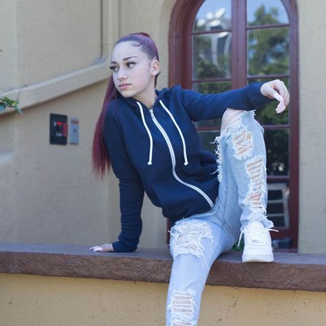 6,763 Likes, 186 Comments - Bhad Bhabie (@bhadbhabie) on Instagram: “I got passion in my genes, and my jeans from @fashionnova #bhadbhabie” Ripped Jeans Ideas, Bhad Babie, Cash Me Outside, Catch Me Outside, Bhad Bhabie, Danielle Bregoli, Celebrity Selfies, Jeans Ideas, Sweatpants Outfit