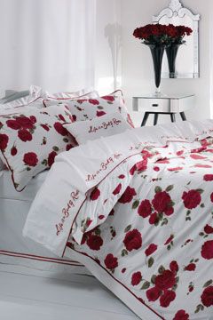 Valentine rose linens Rose Bedsheets, Flower Cottage, Red Cottage, Beautiful Red Roses, Lulu Guinness, White Cottage, Red Decor, Stay In Bed, Rose Cottage