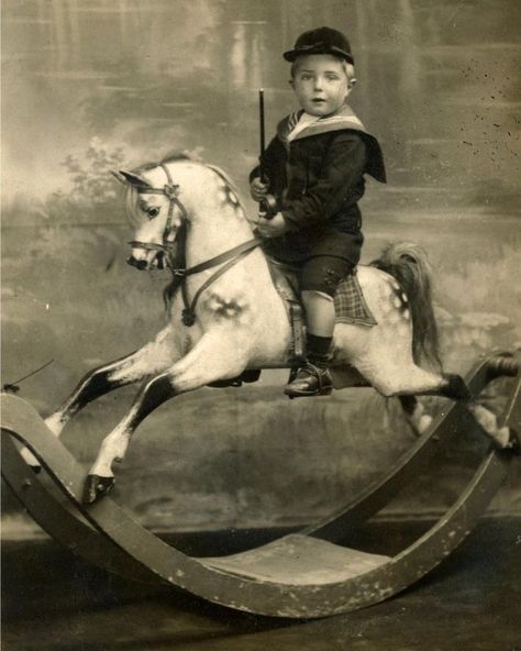 A lost and found photo from the UK - although how something so cute could be unknown? That's a huge rocking horse! Vintage Rocking Horse, Rocking Horses, Encaustic Painting, Lost And Found, Rocking Horse, Drawing Tools, Antique Dolls, Vintage Toys, Vintage Photos