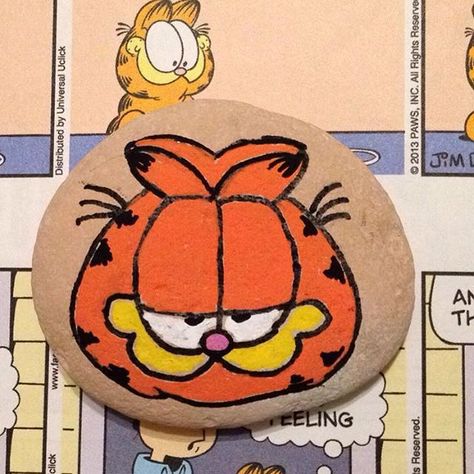 Character Painted Rocks, Pumpkin Painted Rocks, Pumpkin Painted, Painted Rock Animals, Painted Rocks Kids, Painted Rocks Diy, Rock Painting Ideas Easy, Rock Painting Patterns, Cartoon Painting