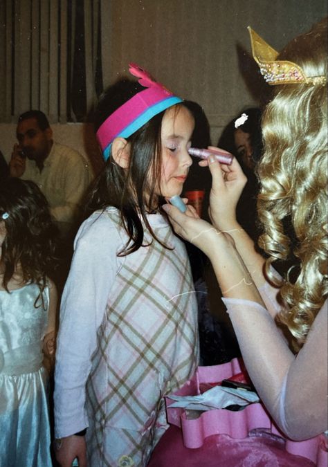 Girlhood Nostalgia, Girlhood Childhood, Makeup Disney Princess, Birthday Nostalgia, Child Aesthetic, 2000s Childhood, Sleeping Beauty Princess, Disney Princess Aurora, Princess Makeup