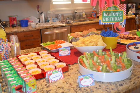 Easton's 2nd Elmo Birthday Party | CatchMyParty.com Sesame Street Food, Cookie Monster Party, Cookie Monster Birthday, Birthday Party Snacks, Elmo Birthday Party, Monster Birthday Parties, Elmo Party, Sesame Street Birthday Party, Sesame Street Party