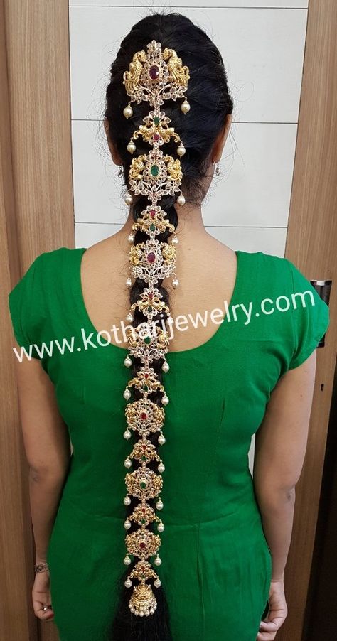 Bridal Jada, Vaddanam Designs, Diamond Gold Earrings, Indian Diamond Jewellery, Gold Bangles Indian, Bridal Diamond Necklace, Bracelets Diamond, Pure Gold Jewellery, Indian Bride Hairstyle