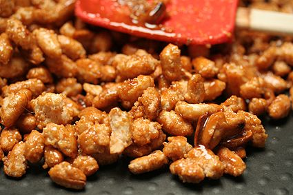 candied peanuts Beer Nuts Recipe, Candied Peanuts Recipe, Beer Nuts, Boiled Peanuts, Raw Peanuts, David Lebovitz, Candied Almonds, Diy Beer, Peanut Recipes