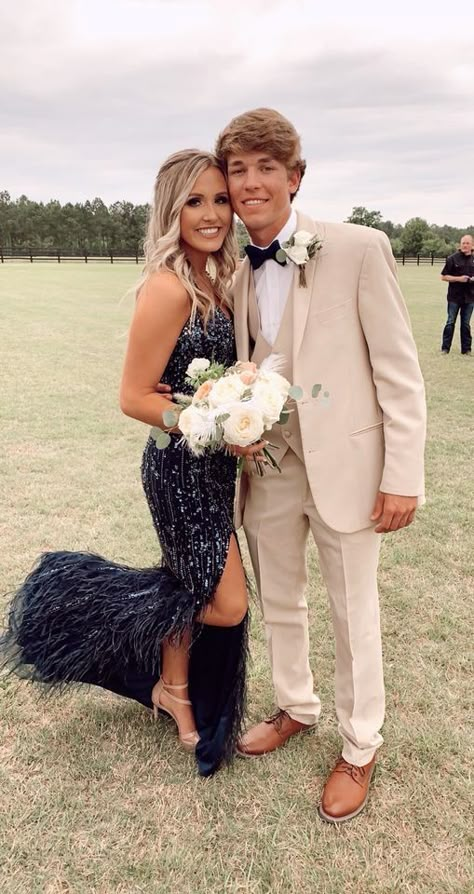 White Tux Prom Couple, Prom Pic Ideas For Couples Cute Pictures, Prom Poses 2023, Cream Prom Dress Couple, Prom Looks Couples, Homecoming Colors For Couples, Prom Pics With Boyfriend, Navy Prom Dress Couple, Prom Color Ideas For Couples