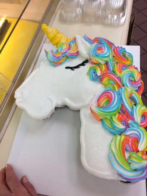 Cupcake unicorn Unicorn Cupcake Cake Pull Apart, Unicorn Cake Cupcake, Pull Apart Unicorn Cake, Unicorn Pull Apart Cake, Unicorn Cupcake Cake Template, Cupcake Unicorn Cake, Cupcake Cake Unicorn, Pullapart Cakes Birthday Parties, Unicorn Pull Apart Cupcakes