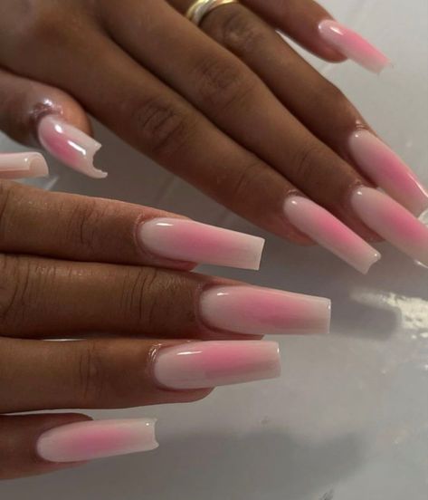 There's a new beauty trend taking over Instagram and it's absolutely stunning. Say hello to "quartz nails". Pink Aura Nails, Quartz Nails, Quartz Nail, Pink Aura, Nails Pink, Beauty Trends, Trendy Nails, White Nails, Pink Nails