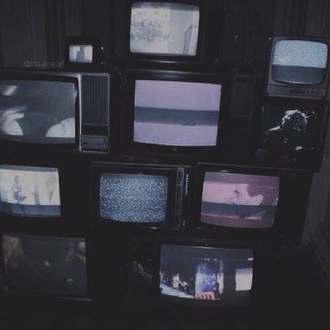 Tv Aesthetic, Aesthetic Grunge Tumblr, Dark Grunge, Grunge Vintage, Grunge Photography, Aesthetic Images, Soft Grunge, Aesthetic Grunge, The Villain