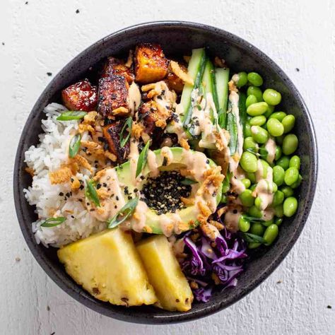 Vegetarian Poke Bowl, Vegan Poke Bowl, Vegan Poke, Poke Bowl Recipe, Yum Sauce, Cashew Sauce, Healthy Bowls Recipes, Poke Bowls, Yum Yum Sauce