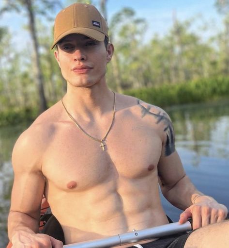 Matt Rife, Swamp People, Muscular Men, Attractive Guys, Cute Celebrity Guys, Shirtless Men, Cute Celebrities, Good Looking Men, Comedians