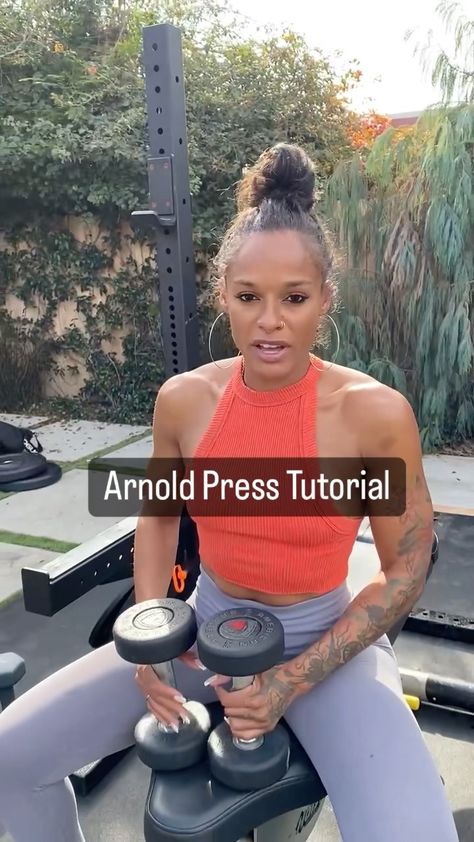 Arnold Press Shoulder Workout, Pretty Shoulders, Arnold Press, Small Group Training, Arm Day, Group Training, Back And Biceps, Training Day, Summer Body