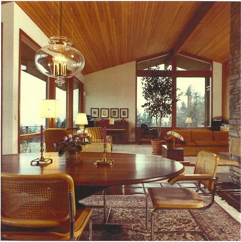 80s Home Architecture, Mid Century Modern Salon Interior Design, 1970s Mid Century Modern House, 1950s Mid Century Modern Home, Mcm House Decor, 80s Mid Century Modern, Mid Century Modern Gym, 80s Modern Interior Design, 60s Home Decor Mid Century Modern