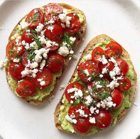 Toast With Tomatoes, Tomatoes And Feta, Tomatoes On Toast, Healthy Lunch Snacks, Delicacy Food, Healthy Lifestyle Food, Toast Recipes, Food Obsession, Healthy Snacks Recipes