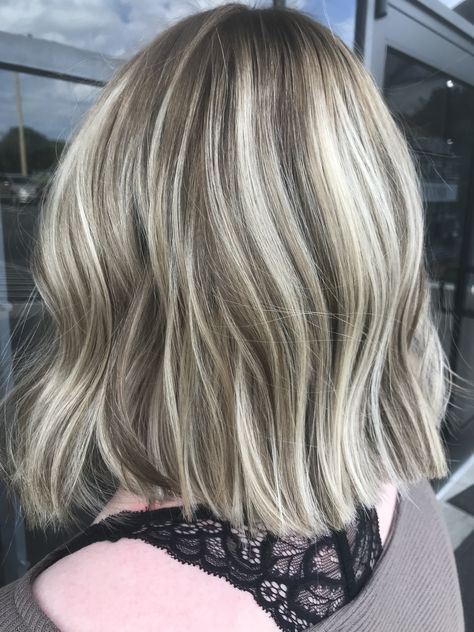 Smudge Root Blonde With Lowlights, Shadow Root With Lowlights, Blonde With A Shadow Root, Blonde With Shadow Roots And Lowlights, Blonde With Lowlights And Shadow Root, Blonde Hair With Dark Lowlights, Blonde With Brown Lowlights, Blonde Lob Hair, Shoulder Length Hair Blonde