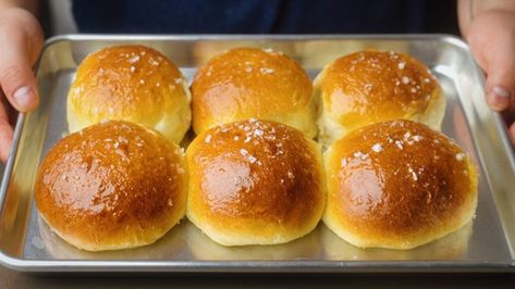 Softest and Fluffiest Potato Buns Homemade Potato Buns, Gluten Free Potato Buns, Potato Buns Burger, Potato Hamburger Buns, Potato Buns Recipe, Potato Bun Recipe, Buns Bread Machine, Easy Hot Cross Buns, Hot Cross Buns Recipe Easy