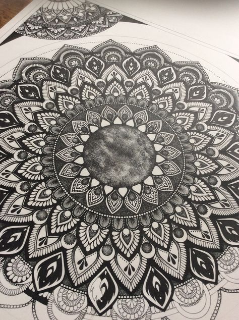 Mandala in progress Mandala Work, Drawing Mandalas, Detailed Mandala, Mandala Sketch, Mandala Book, Moon Mandala, Easy Mandala Drawing, Mandala Art Therapy, Simple Mandala