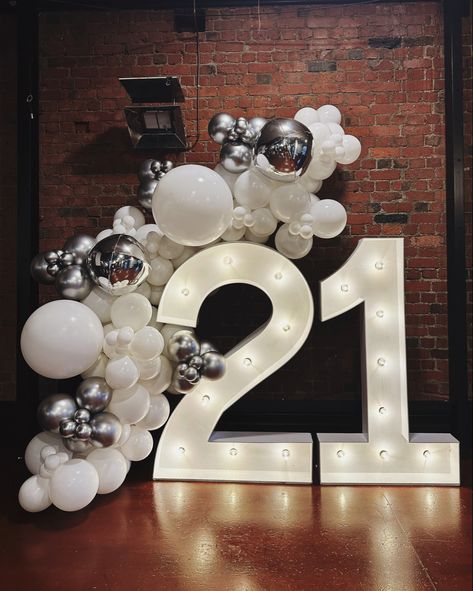 On Saturday we had the pleasure of working with @lilypadpartyboutique to create this epic 21st birthday set up 😍 Definitely felt like a “go big or go home” moment with the massive light up numbers and our 3 metre garland 💃🏽 Numbers With Balloons, Silver 21st Birthday, 21st Birthday Diy, Light Up Numbers, 21 Balloons, 21st Birthday Checklist, Number Ideas, 21st Birthday Decorations, 21st Party