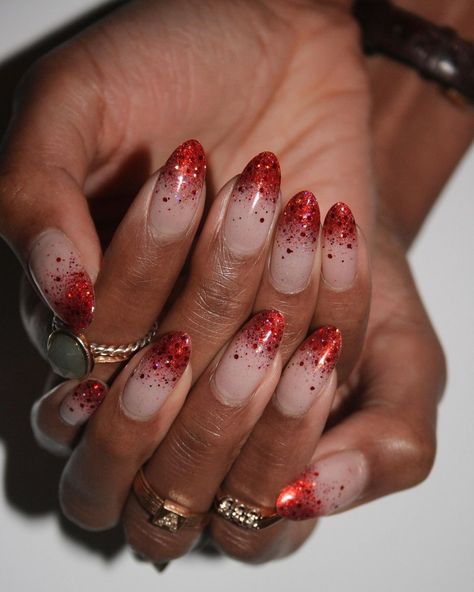 December Manicure, Sparkly French Manicure, Red Ombre Nails, Red Nails Glitter, Festive Nail Designs, Candy Cane Nails, Red Christmas Nails, Ombre Nails Glitter, Smink Inspiration