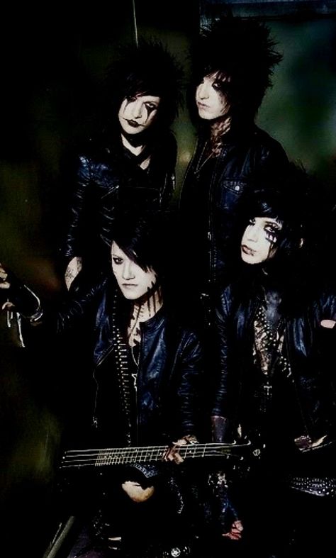 BLACK VEIL BRIDES Jinxx Black Veil Brides, Black Veil Brides Wallpapers, Vail Bride, Andy Sixx, Emo Trinity, Andy Black, Glam Metal, Motionless In White, Andy Biersack