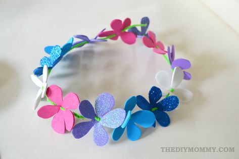 Make a Summery Flower Crown from Foam Sheets - A Kid's Craft | The DIY Mommy Foam Sheet Crafts, Crown Crafts, Fleurs Diy, Diy Crown, Foam Sheets, Camping Crafts, Spring Diy, Foam Crafts, Diy For Girls