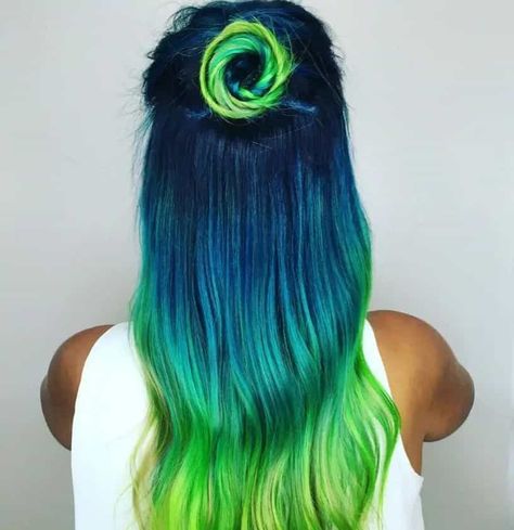 16 Stunning Peacock Hair Color Ideas to Try in 2024 – Hairstyle Camp Peacock Hair Color, Green Hair Dye, Mermaid Hair Color, Peacock Hair, Colour Trend, Bold Hair Color, Creative Hair Color, Peacock Colors, Hair Color For Women